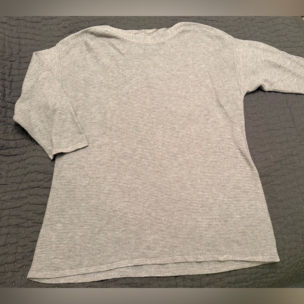 Chicos Size 1 Gray Boatneck Ribbed Sweater